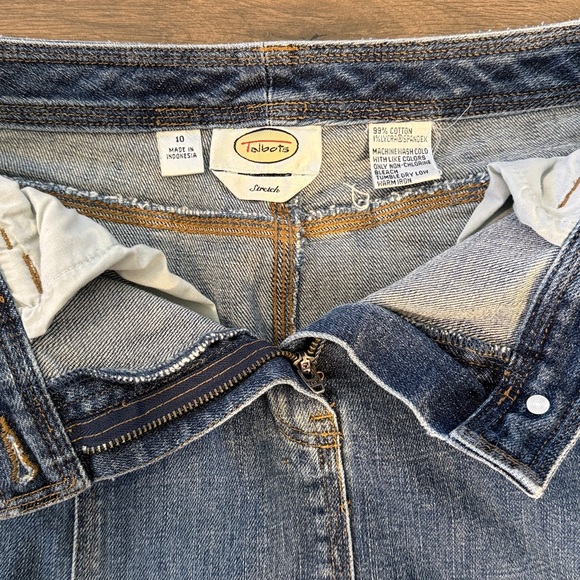 Talbots Women's Classic Denim Skirt Size 10 Cotton Blend Stretch Closet Staple - Picture 3 of 11